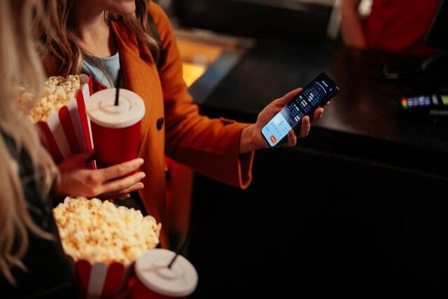 【2023年6月】TOHOシネマズとイオンシネマズの料金体系を比較！お得に映画鑑賞できるのはどっち