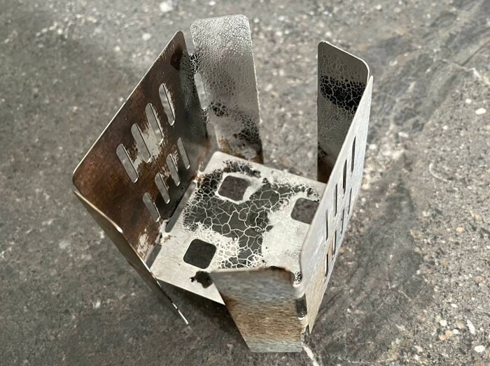 一度組み立てたものは元の板状に戻せないことに注意