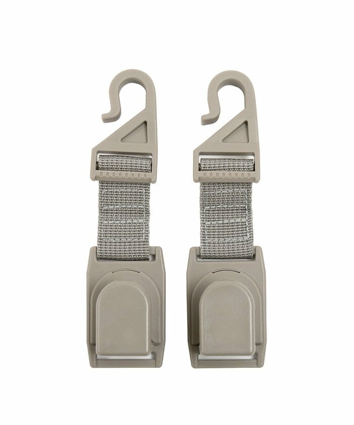 ヘッドレストシャフトに引っ掛けるだけで誰でも簡単に取り付けが可能