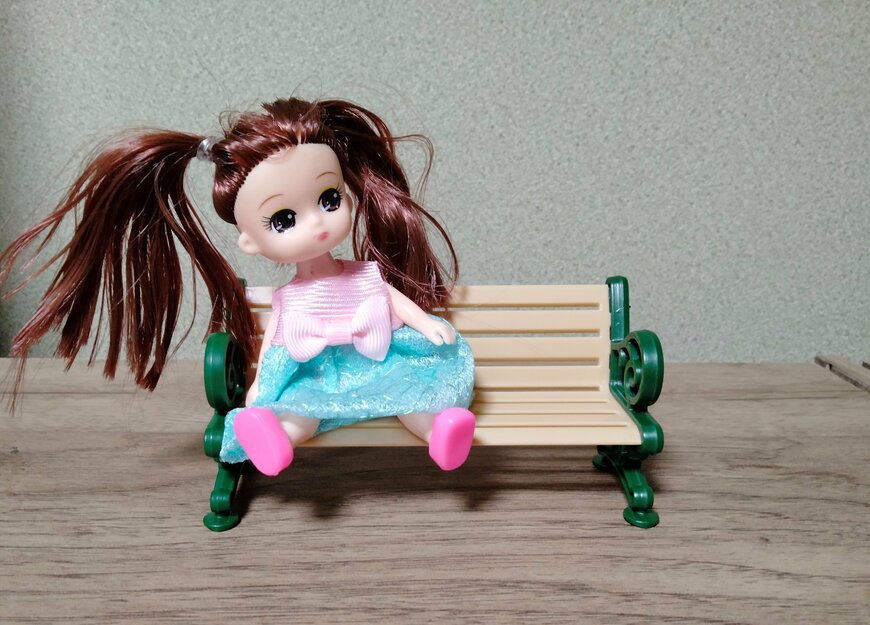 筆者撮影（セリア、ミニチュア 公園のベンチ）