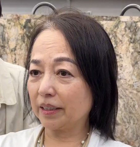 シアトル在住の女性 白髪を目立たせないショートボブが素敵と話題に