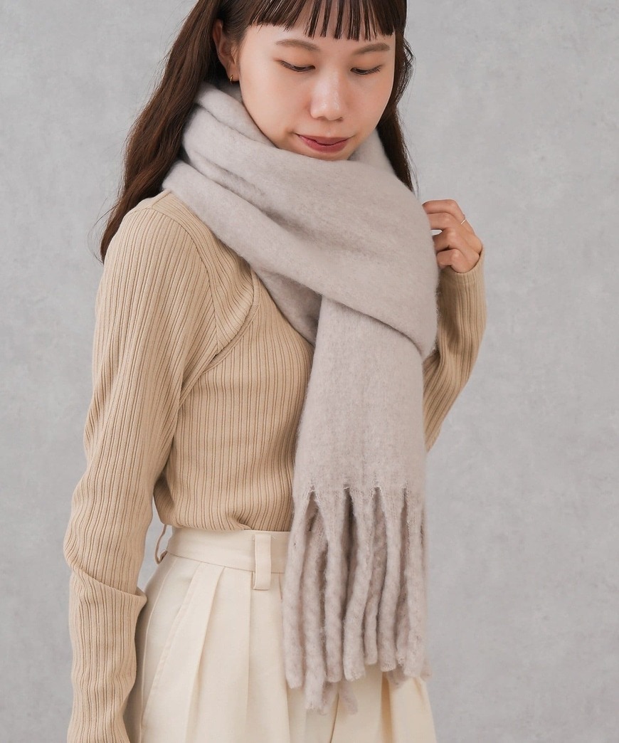 出所：3COINS公式　ボリュームマフラー