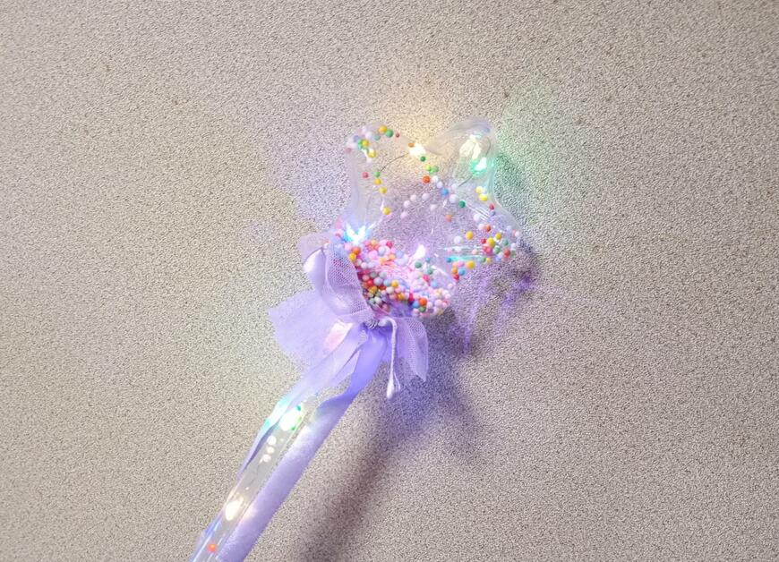 出所：筆者撮影（ダイソー、光るスティック（星型））