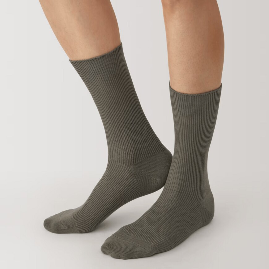 【紳士　足なり直角　裏返しても履ける　靴下】590円（税込）