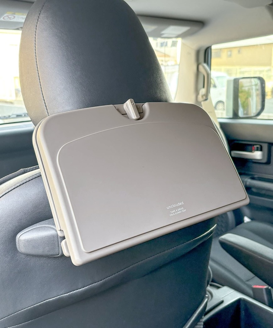 出所：パルグループ公式ファッション通販サイト　CAR後部座席ドリンクホルダー