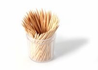 国産爪楊枝の製造過程で出る「白樺の削りカス」に思わず目を疑う　とんでもない量に「これは売って欲しい」