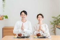 ウチは「世帯年収700万円」これって少ない方？《年代別》世帯年収「夫婦で年収を増やす」ことで老後の年金はどのくらい増える？