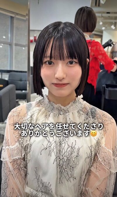 顔まわりの動きが頬骨の悩みをカバーする仕上がり