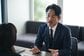 【部長の賃金一覧表】平均賃金はいくら？「男性の部長」は83万5390人「年代別の平均賃金」もみる