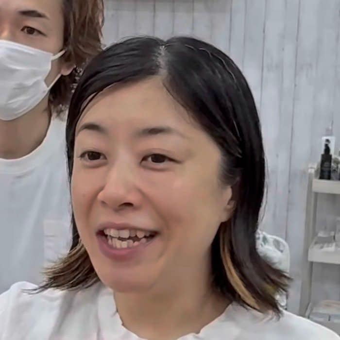 「自由奔放に跳ねまくっている」毛先の跳ねが気になる女性→“コロンと丸みショート”でスッキリまとまるヘアにスタイルチェンジ