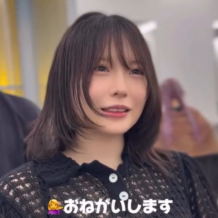 「サイドの丸みがヤダ」髪を伸ばしかけの女性が「ウルフレイヤー」で大胆イメチェンした姿が話題