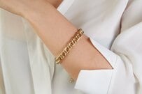 「給料の大半をジュエリーに費やしてきた」　宝石鑑別士の「総額500万円超えコレクション」に思わず二度見