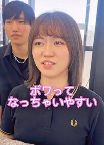 髪の広がりに悩む女性がショートヘアに挑戦！コンパクトにまとまった丸みショートに「鏡見ちゃいます」とうっとり