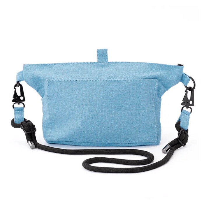 夏のうだるような暑さを和らげてくれそうな、爽やかなブルー