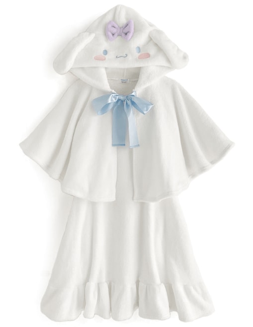 ポンチョとキャミワンピースのセットアップルームウェアです。