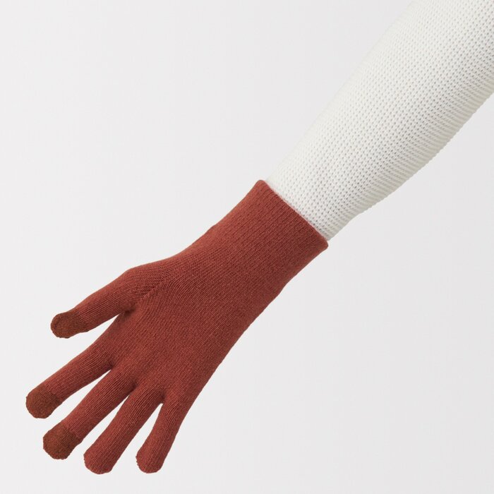 レンガは冬の装いに温かみをプラスしてくれる差し色に