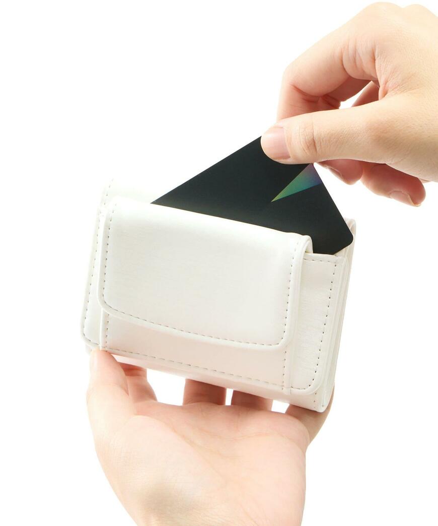 出所：パルグループ公式ファッション通販サイト 3COINS　キラキラ三つ折りウォレット