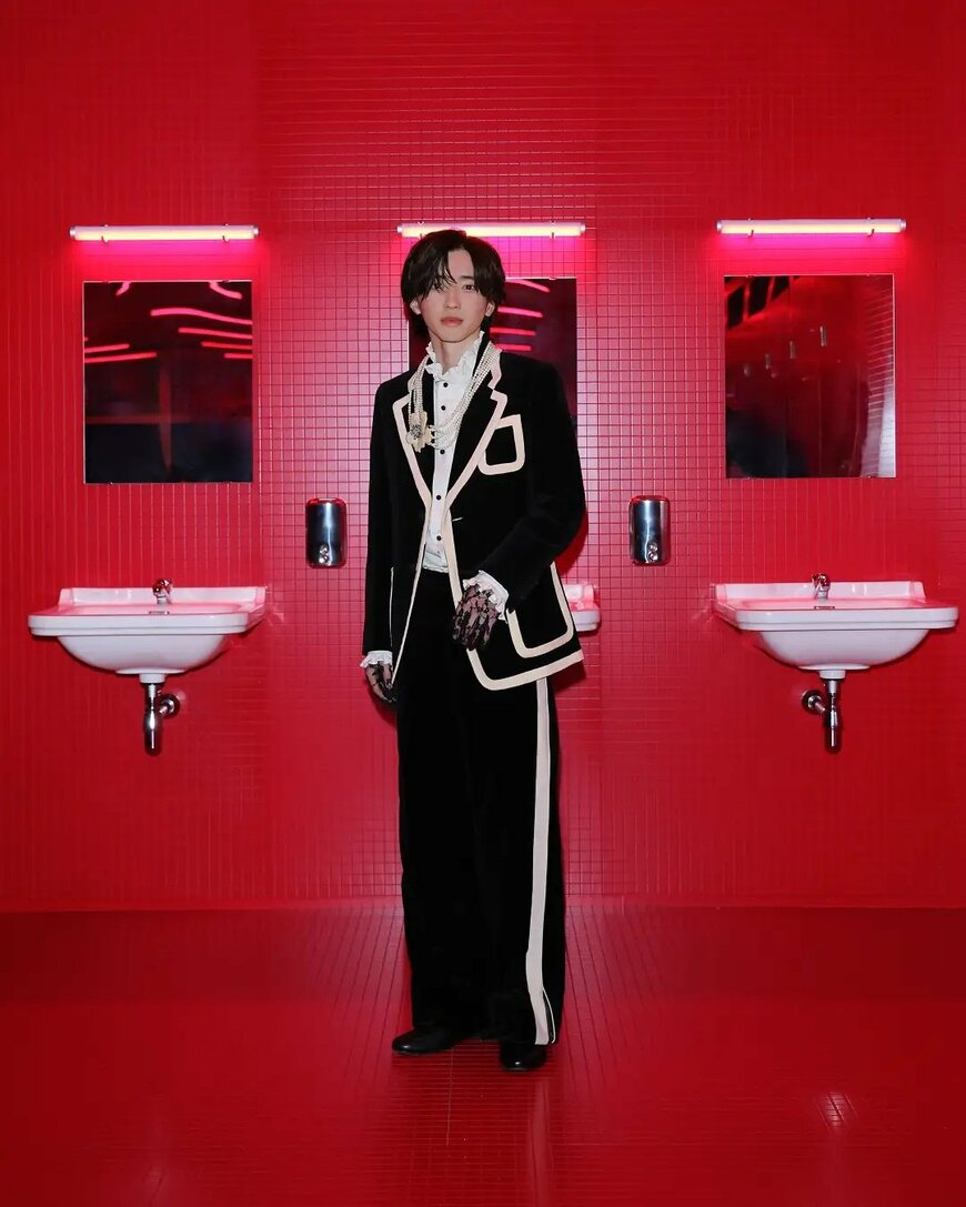 出所：ヴァレンティノ ジャパン 株式会社「道枝駿佑、フリーン・サローチャ、ジェフ・サタ―など数々のセレブリティーが来場｜ヴァレンティノ 25/26年秋冬コレクション」