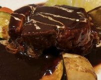 埼玉県の道の駅で味わえる「絶品ビーフシチュー」とは？「存在感が抜群」「ビーフソテーに近い」と話題