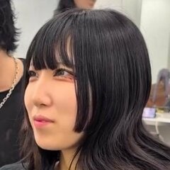 【大変身】「難しい髪の履歴」の女性が5時間以上かけてウルフカットで大胆イメチェン！個性派可愛い仕上がりが話題