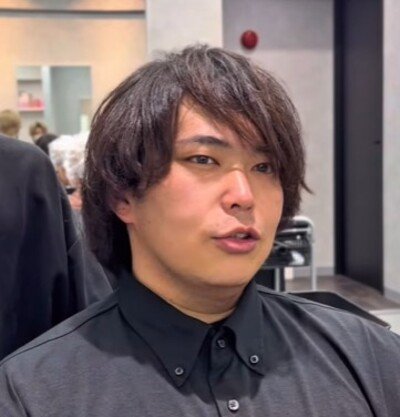 友人の結婚式を控えている男性　カットで大胆にイメチェンした姿が話題