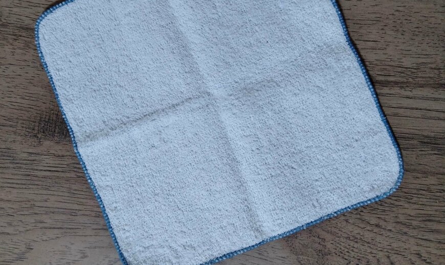 筆者撮影（セリア、タオルハンカチ ウィリアム・モリス）