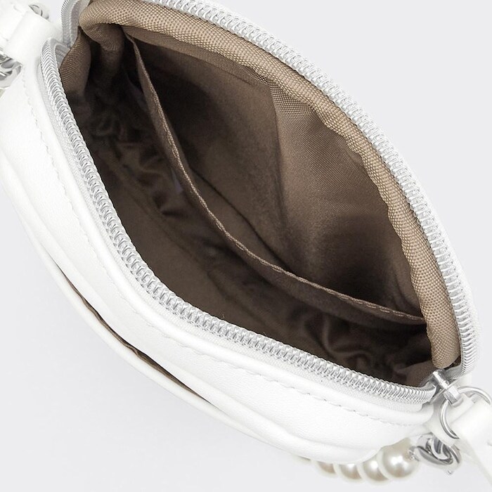 出所：GU公式ファッション通販サイト パールライクショルダーポーチ+X