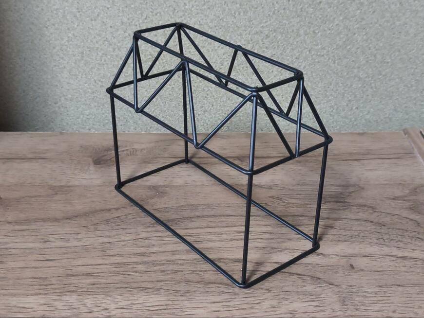 筆者撮影（ダイソー、ガーデニング置物）