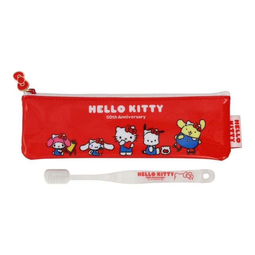 出所：イオン株式会社「【イオン限定】夏休みはハローキティと一緒にお出かけ！ハローキティ50周年記念コラボデザインの旅行のお供に最適なコスメ雑貨を7月12日より順次発売」