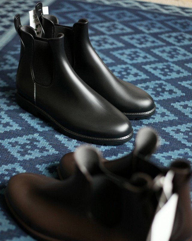 UMO - JUMP サイドゴアレインブーツ ¥7,344 （税込）