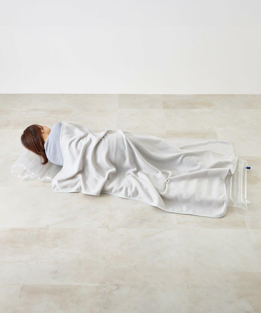 出所：パルグループ公式ファッション通販サイト 3COINS 防災エアマット／SOBANI