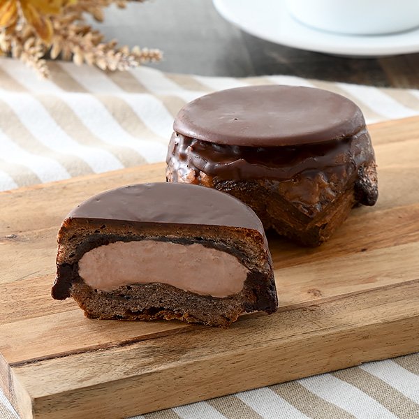 ファミリーマートの新商品:濃厚ショコラのクイニーアマン"