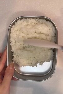 母が娘につくる【女子高校生弁当】美味しそうな〈ポークチャップ〉や〈卵焼き〉など、彩り豊かなお弁当が話題
