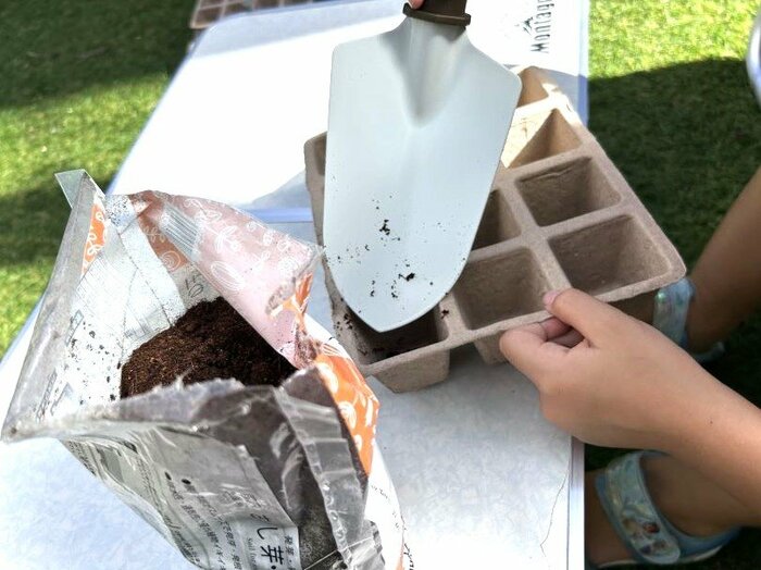 土もキャンドゥで購入可能