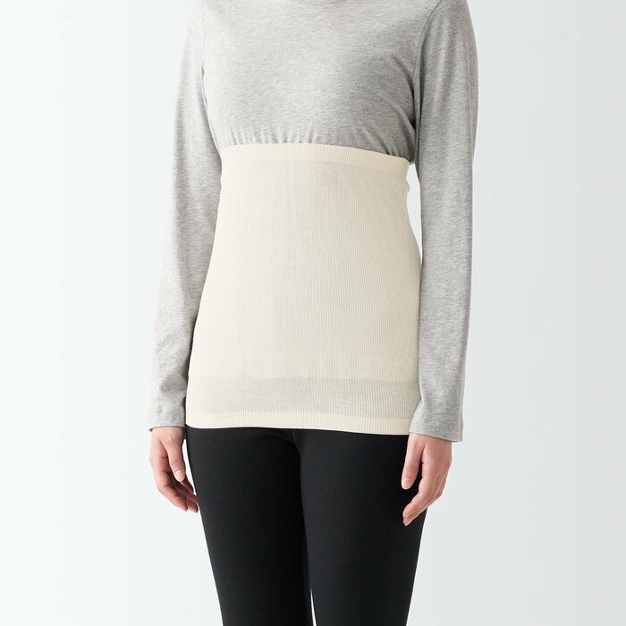 無印良品の隠れた名品「シルク 腹巻にもなるネックウォーマー」