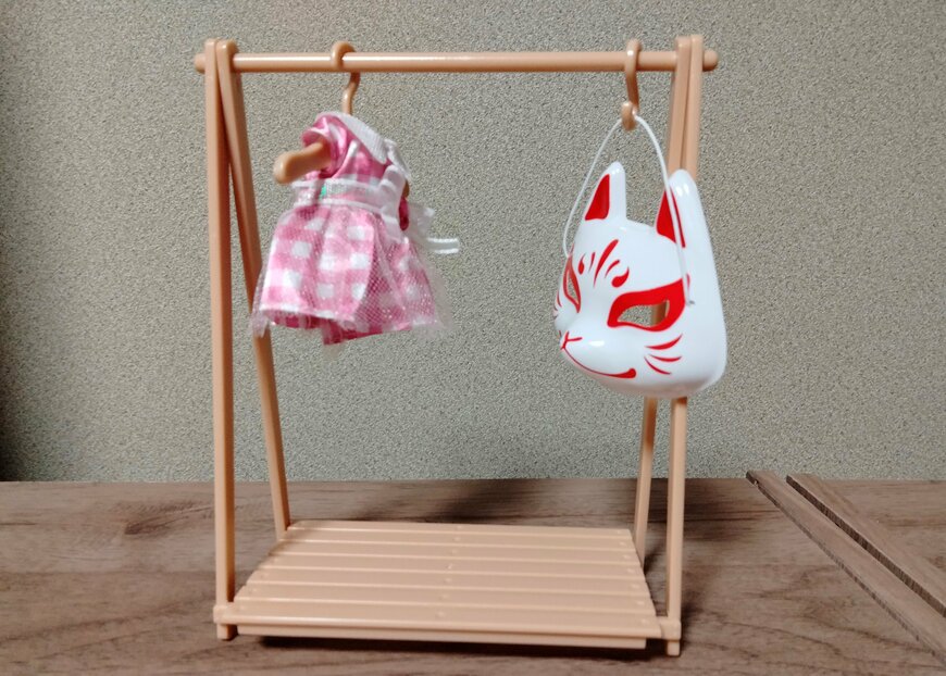 筆者撮影（セリア、ミニチュア ハンガーラック・ハンガー）