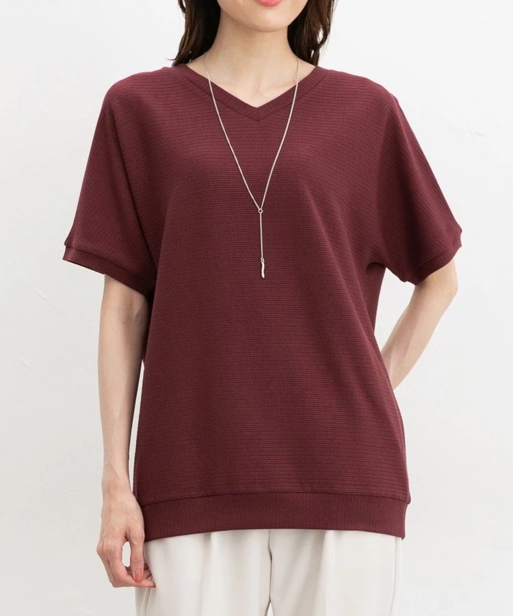 出所：ハニーズ公式　アクセ付ドルマントップス