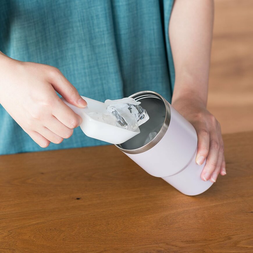 出所：河淳株式会社　2WAYフタ付真空断熱タンブラー560ml