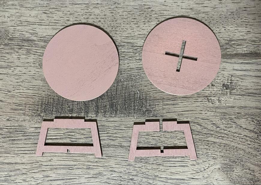 筆者撮影（セリア、ドール ローテーブル）