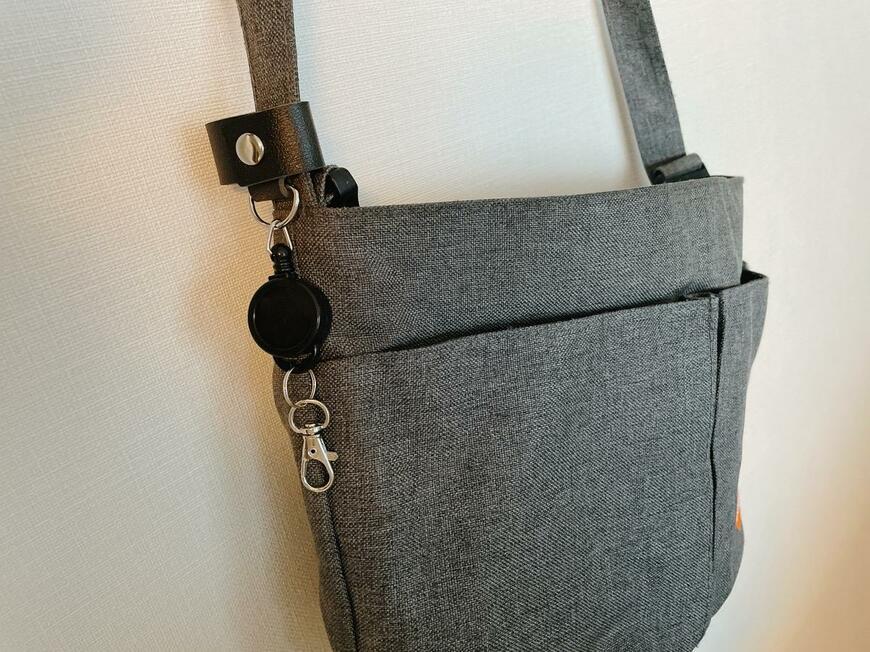 セリア「リールつきバッグチャーム」