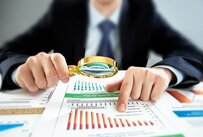 株で儲けるために取るべき資格はどれですか？