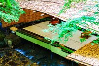 京都貴船の清流に設けられた「川床」　暑さを忘れる非日常の空間に「贅沢な夏」「最高すぎる」