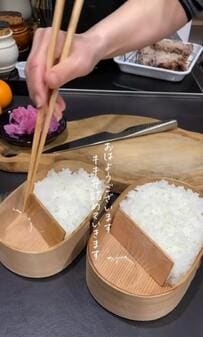 【53歳主婦が夫のために作る】春らしい色合いの〈油淋鶏弁当〉が豪華で素敵！野菜たっぷりで美味しそう
