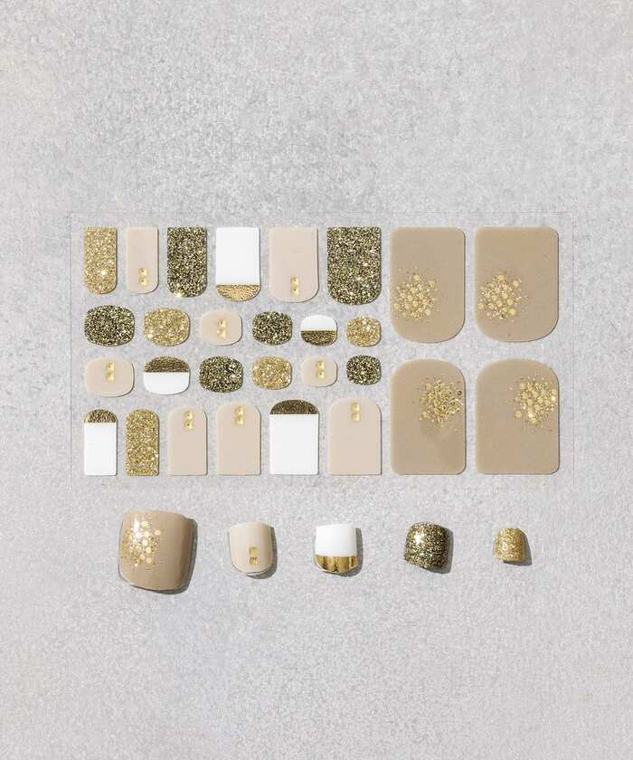 ジェルネイルのような厚みと輝きがポイント