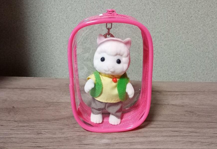 筆者撮影（セリア、推し活ポーチS（レッド・グリーン・パープル））