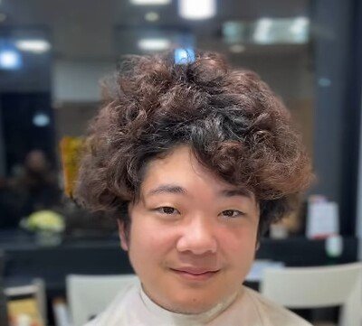 【劇的チェンジで大変身！】ボンバーヘアが「パーマ風すっきり刈り上げショート」に！