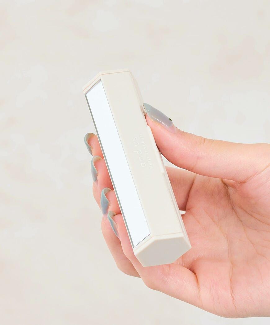 出所：パルグループ公式ファッション通販サイト 3COINS ロール式あぶらとり紙／and us