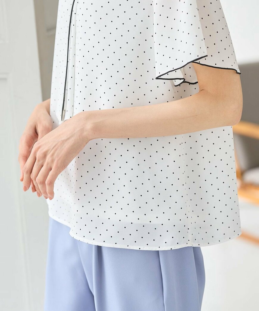 出所：ハニーズ公式　配色ボウタイブラウス