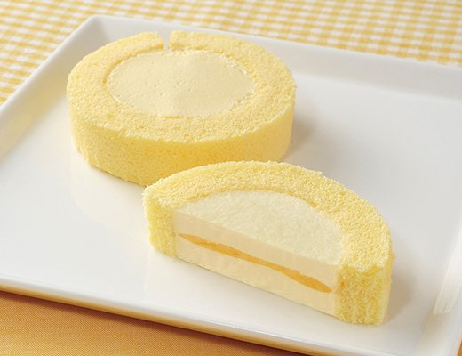 ローソンの新商品:Uchi Café×八天堂 とろけるカスタードロールケーキ