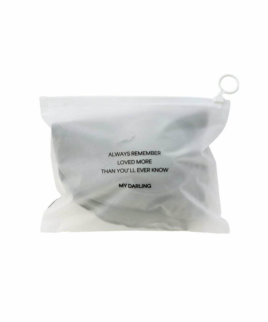 出所：3COINS公式　折りたたみネックピロー